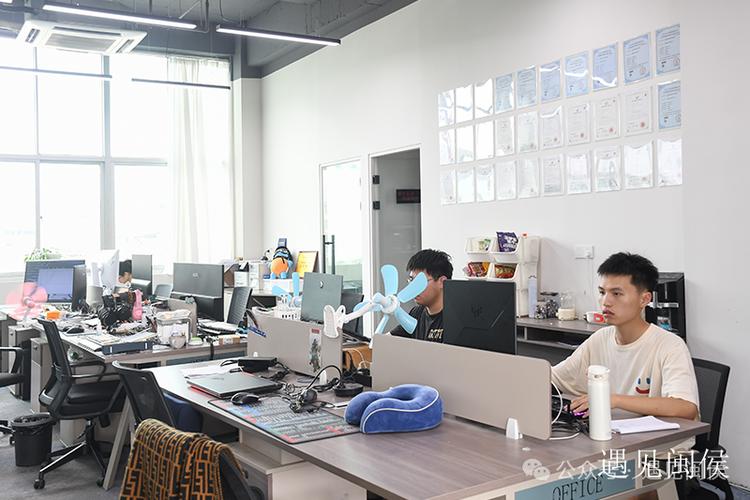 智能化人工气候控制系统与生物反应矩阵的研发路径